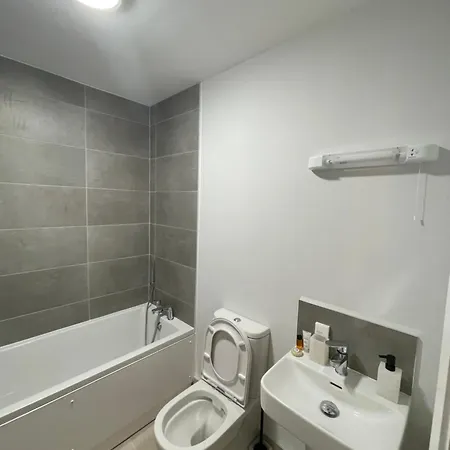 Ballymakenny Dene - Female Only Privat bolig
